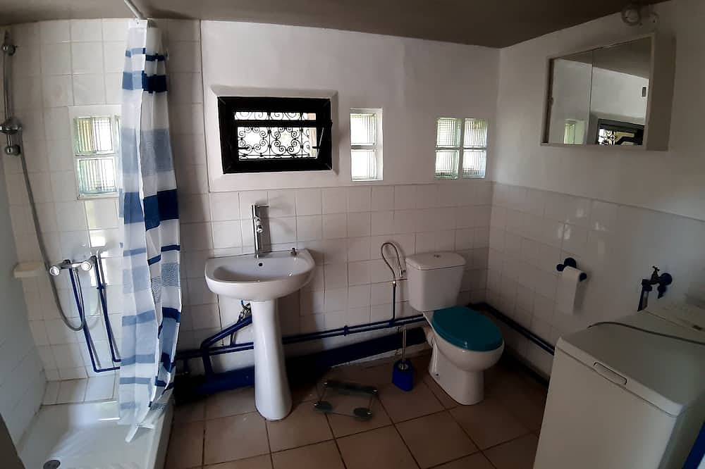 House in the Cévennes for 4 people. in Thoiras, Cevennen