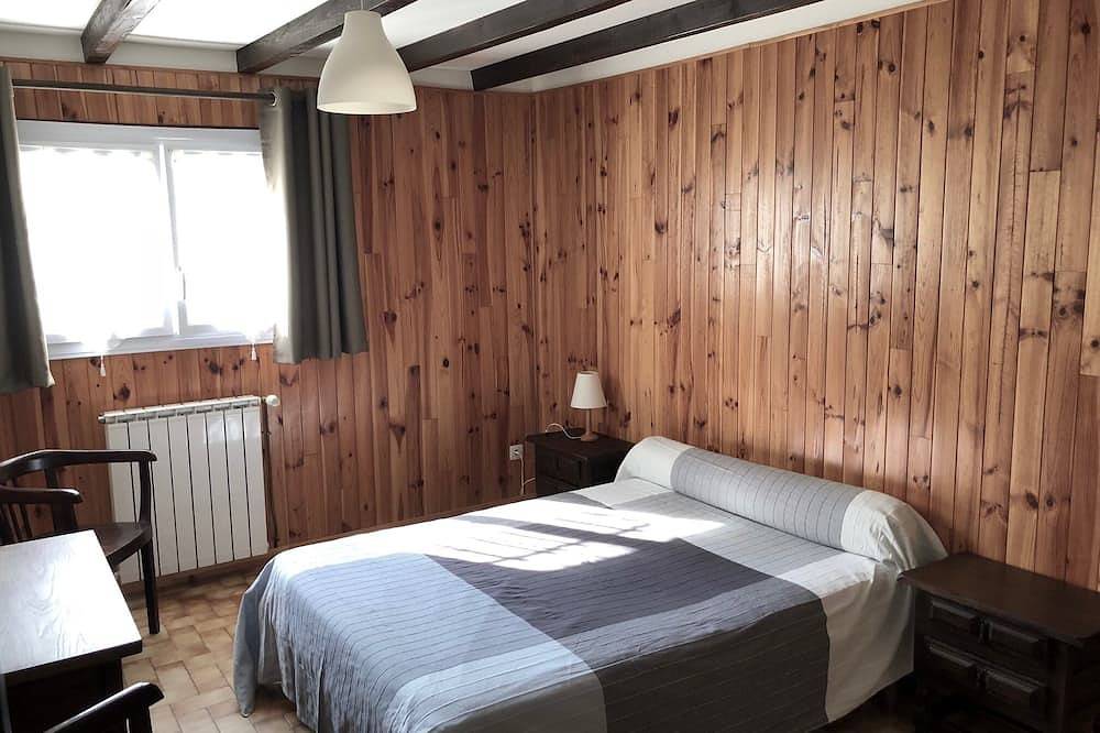 Appartement entier, A 300m de la plage du Lac de St Ferréol, location en rez-de chaussée de maison in Sorèze, Lauragais