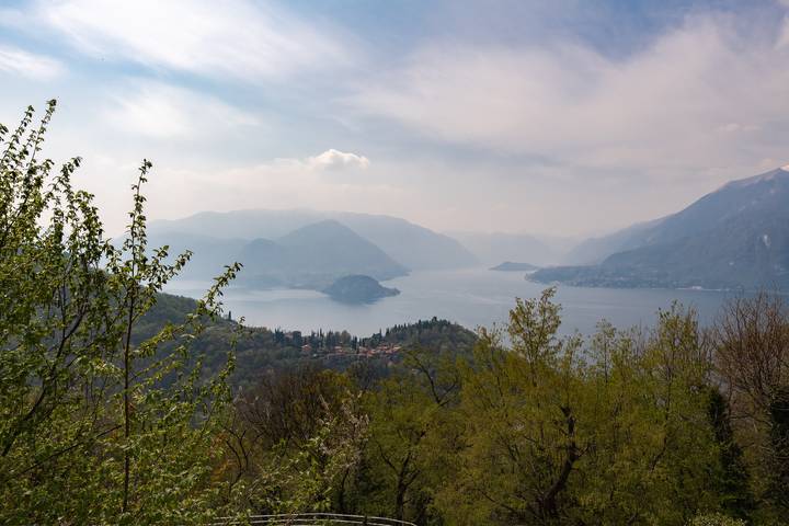 Appartement de vacances pour 6 personnes, avec terrasse ainsi que piscine et vue sur le lac, animaux acceptés - 1