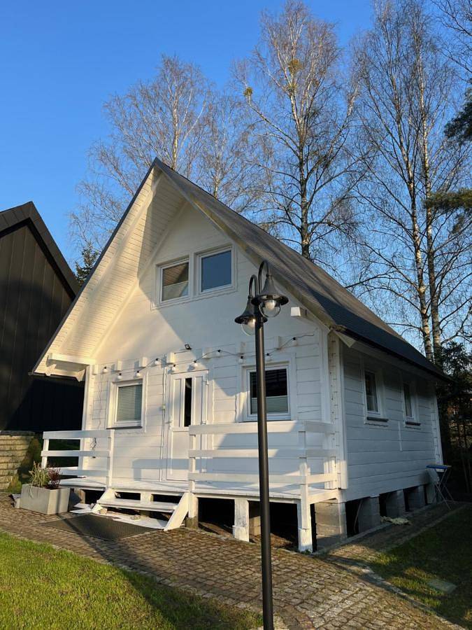 Domki nad jeziorem Kazub in Bory Tucholskie