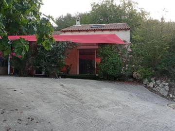 Location de vacances pour 8 personnes, avec jardin à Velaux