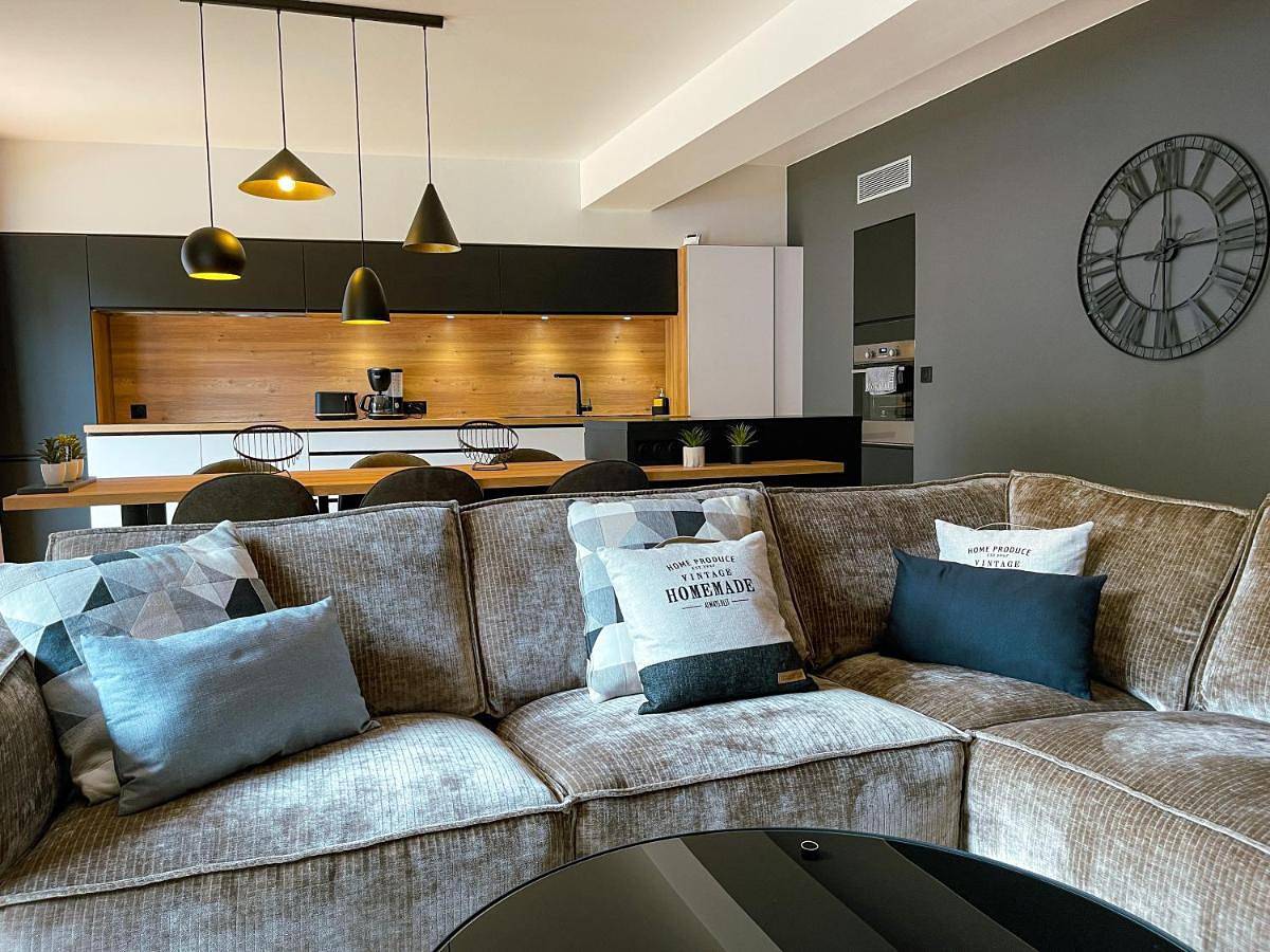 Six-Bedroom House in Boulogne-sur-Mer, Région de Boulogne-sur-Mer