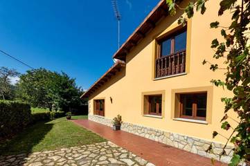 Casa rural para 9 personas, con vistas y jardín, Se admiten mascotas en Posada de Llanes