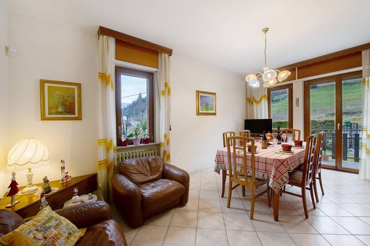 Location de vacances pour 5 personnes, avec jardin à Aoste - 2