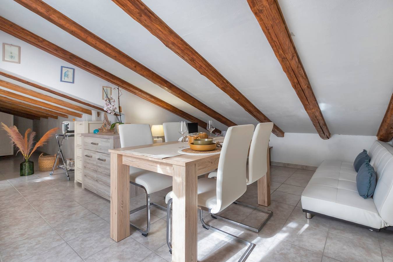 Appartement entier, Appartement 'Isola Di Giava Holiday' avec terrasse privée, Wi-Fi et climatisation in Sorso, Province de Sassari