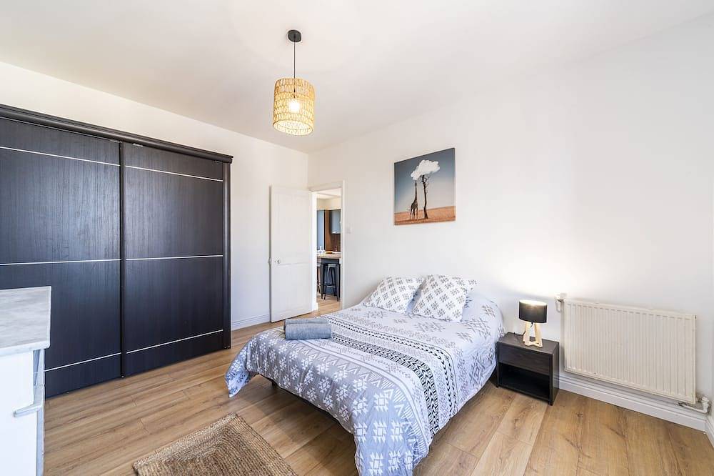 Entire apartment, Le Liondor, superb apartment near park, station and town center in Montélimar, Nyons region