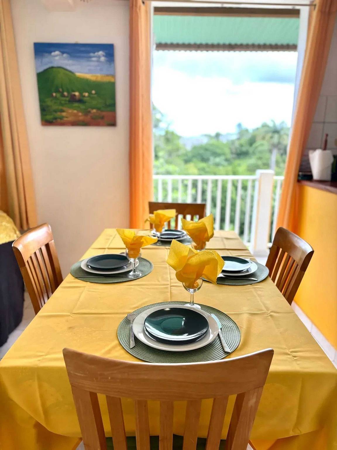 Charming House with Enclosed Garden in Sainte-Anne in Sainte-Anne, Guadeloupe (Caribbean)