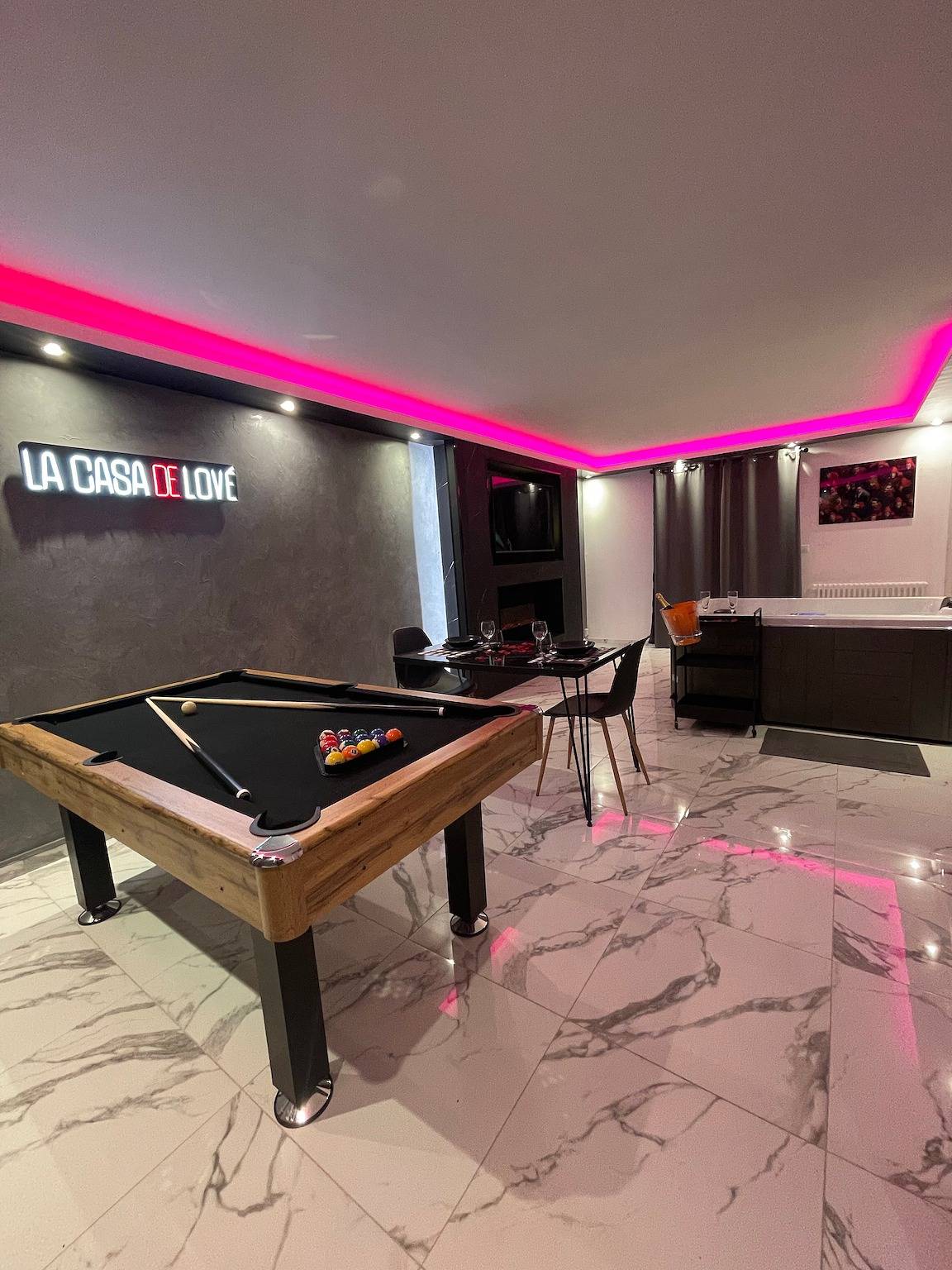 Vakantiehuis 'La Casa De Lové Suite Jacuzzi' met Privétuin en Wi-Fi, foto 13