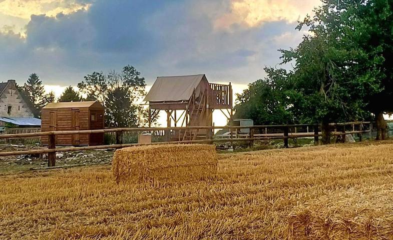 Gîte pour 2 personnes, avec vue et jardin à Macquigny