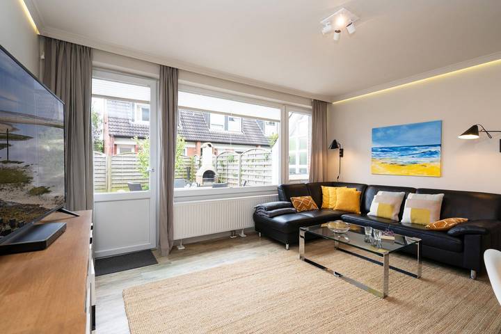 Modernes Haus für 6 Pers. mit Terrasse, Pkw-Stellplatz, Wlan. Haustiere erlaubt. in Westerland, Sylt (Gemeinde)
