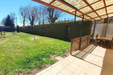 Gîte pour 4 personnes, avec jardin et sauna à Pradelles