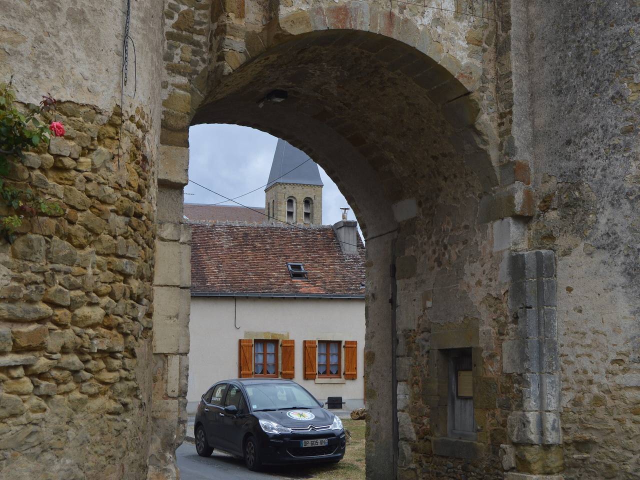 Maison de Bourg Rénovée avec Jardin et Salle de Jeux à Levroux in Levroux, Région de Châteauroux
