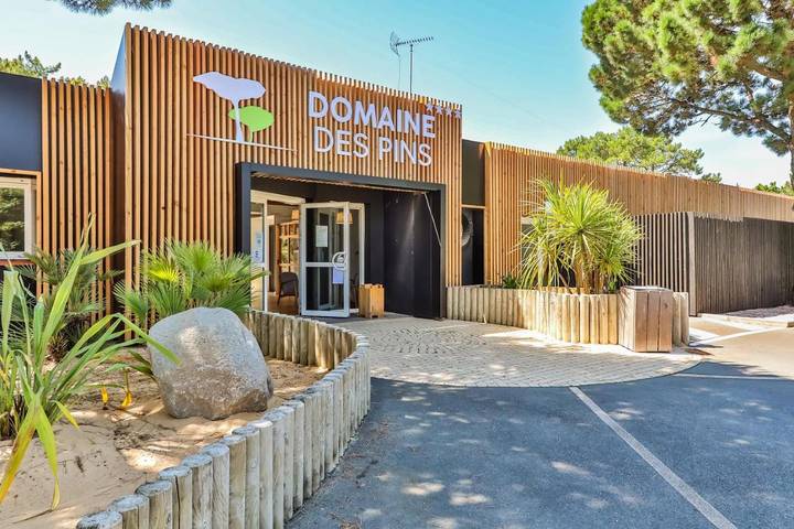 Camping pour 6 personnes, avec Terrasse ainsi que Jardin et Piscine à Saint-Hilaire-de-Riez