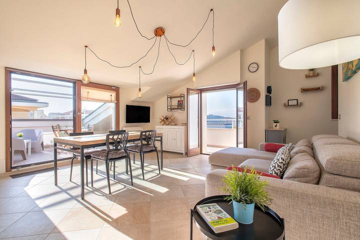 Appartamento intero, "Non dire Gatto - Elegant Rooftop" in Carrabuffas, Alghero