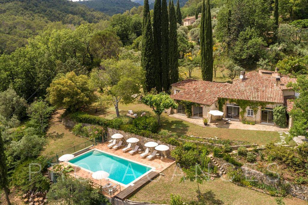 Provencal holiday home with a view of Fayence in Fayenza, Region de Draguignan