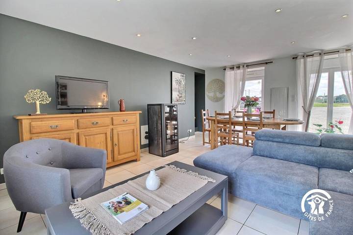 Gîte pour 6 personnes, avec Jacuzzi et Terrasse ainsi que Jardin et Vue à Noyal-Pontivy