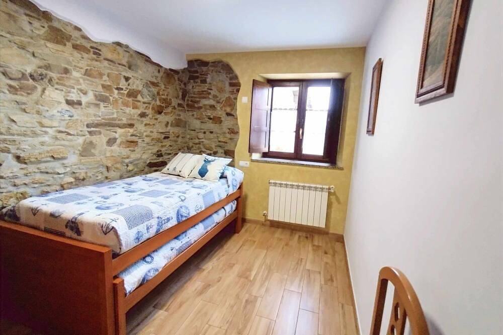 Apartamento entero, Apartamento 2: Con porche, piscina y jardín in Tapia de Casariego, Costa Verde