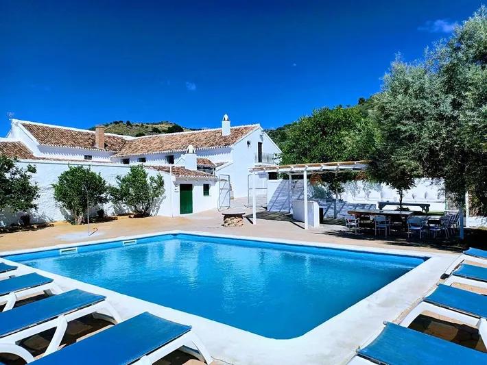 Casa de vacaciones para 20 personas, con jardín además de piscina y vistas - 1