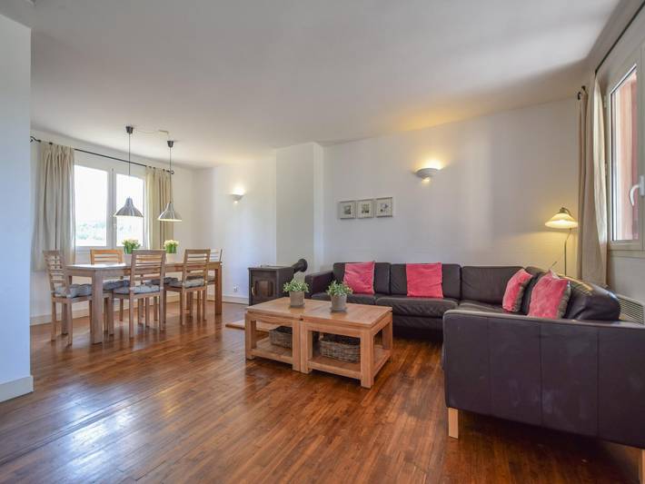 Location de vacances pour 6 personnes, avec piscine et jardin, animaux acceptés à Saint-Médard-d'Excideuil - 3