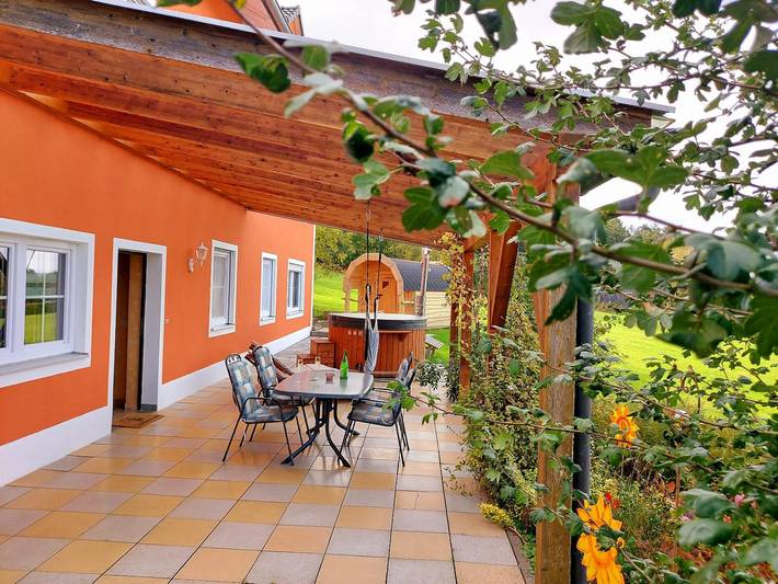 Ferienwohnung für 5 Personen, mit Balkon und Balkon/Terrasse sowie Whirlpool und Terrasse in Waldmünchen - 2