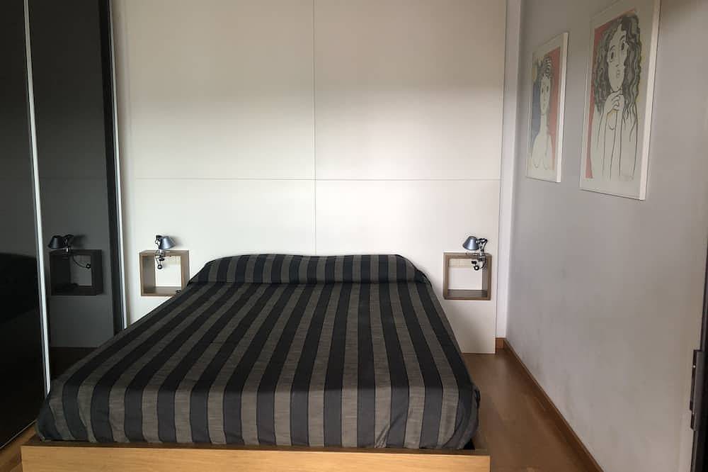 Apartamento entero, Atico de diseño con terraza en el centro de Olot in Olot, Parc Natural de Zona Volcànica de la Garrotxa