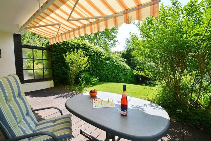 Ferienhaus für 5 Personen, mit Balkon und Terrasse sowie Garten