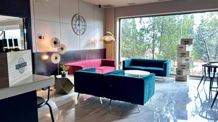 Hôtel pour 3 personnes, avec jardin et piscine à Chiva