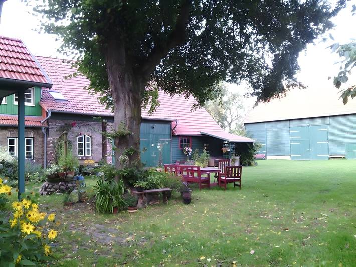 Ganze Wohnung, Ferienwohnung 'FeWo Hannehof' mit Gemeinschaftsterrasse, Gemeinschaftsgarten und WLAN in Tessin, Mecklenburgische Ostseeküste