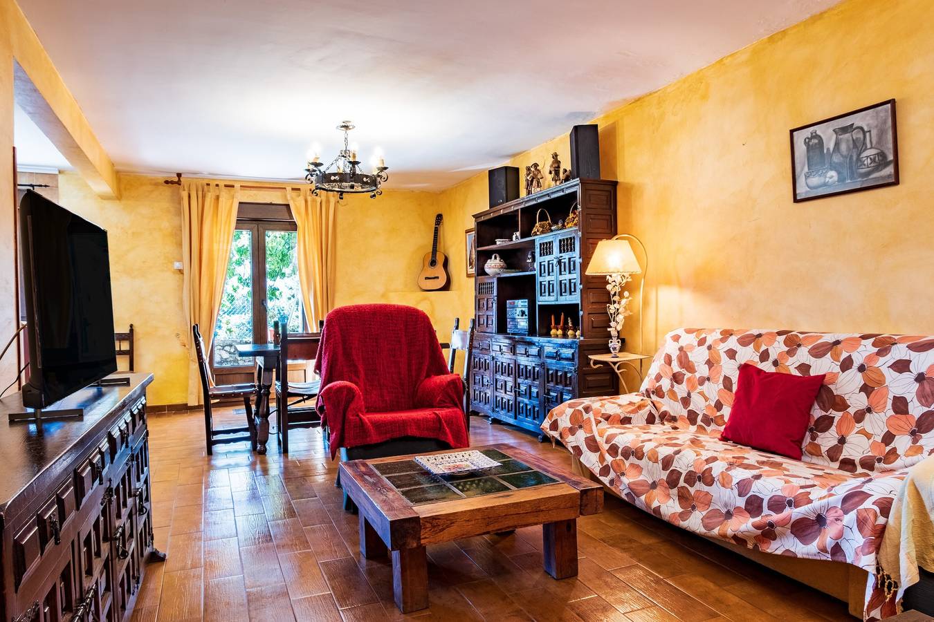 Casa rural 'La Covacha' con vistas a la montaña, jardín privado y Wi-Fi in Solana de Ávila, Provincia de Ávila