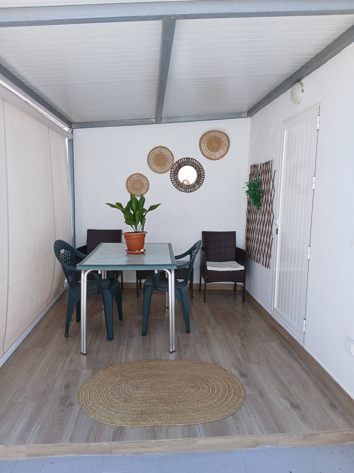 Estudio entero, Estudio 'Atico Juani' con terraza privada, Wi-Fi y aire acondicionado in Conil de la Frontera, Costa de la Luz