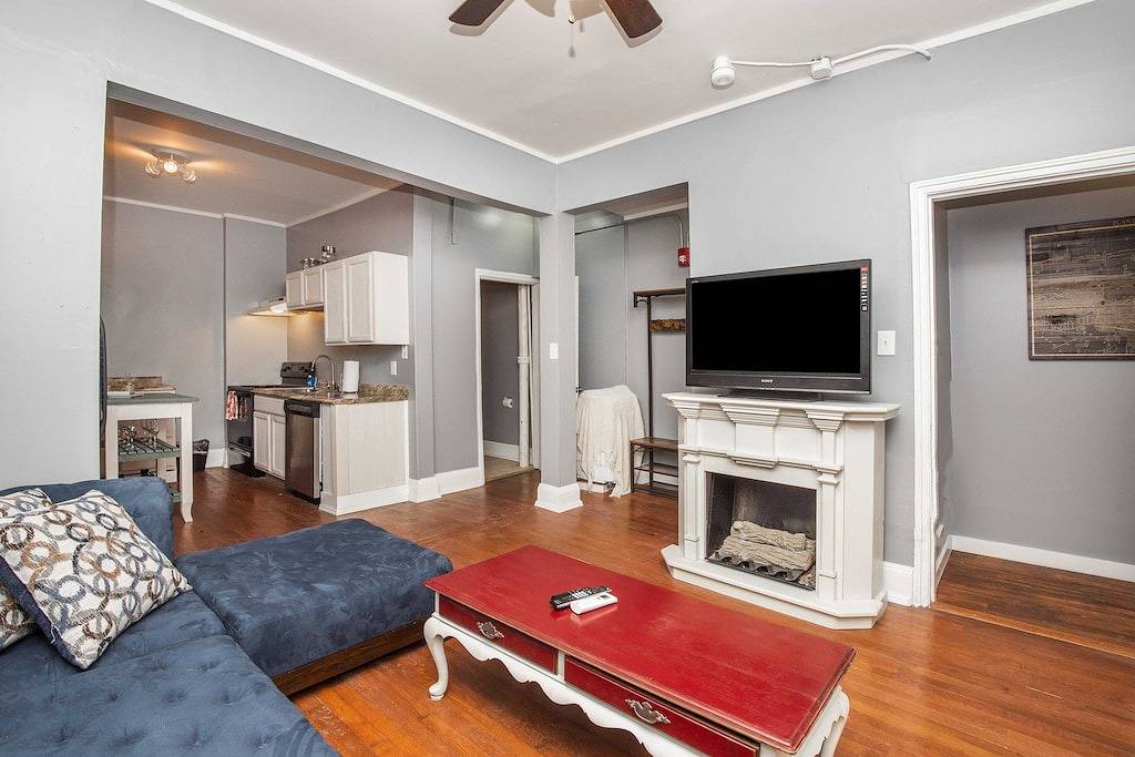 Ganze Wohnung, \"Downtown Apt • Riveviews • Zu Fuß zum Market Sq • Holen Sie sich 3 Nacht Beach Trip bei Buchung\" in Knoxville, Knox County (TN)