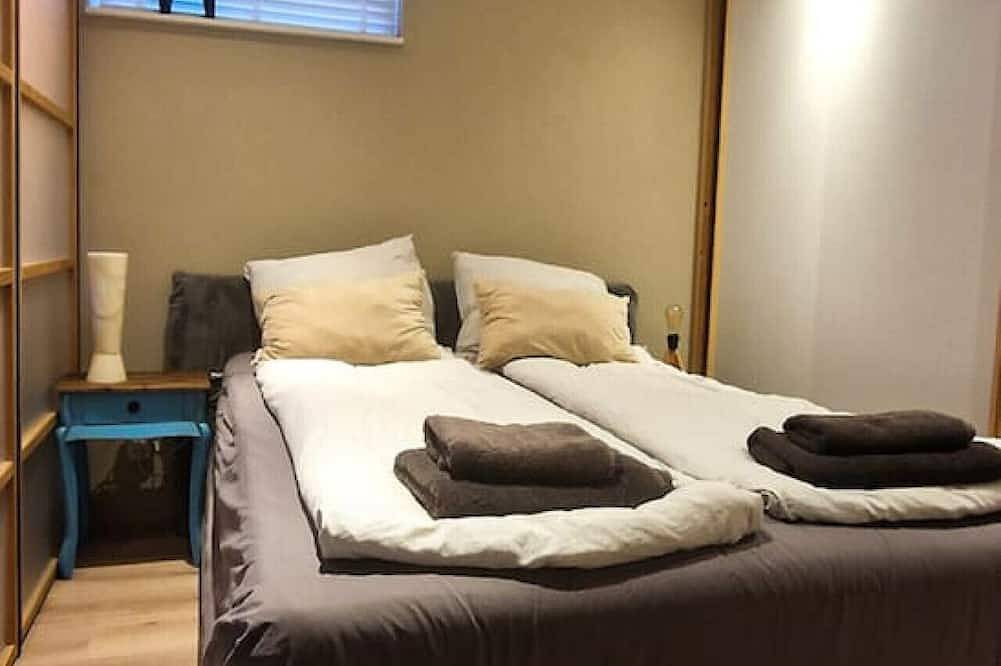 Geheel appartement, Trendy Quiet Souterrain near beach, free parking. in Noordwijk aan Zee, Noordwijk