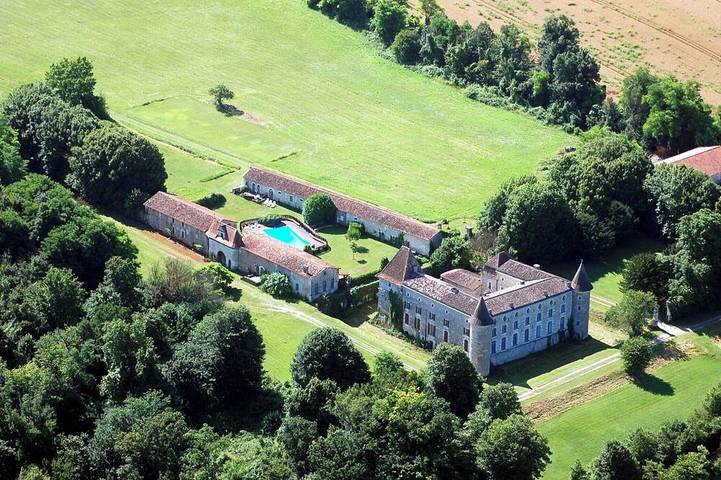 Location de vacances pour 2 personnes, avec piscine à Chalais - 4