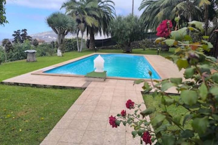 Chalet para 12 personas, con Jacuzzi y Terraza además de Jardín y Piscina en Valle de la Orotava