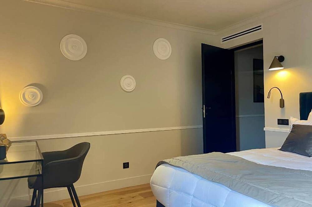 Alfred Suites is an elegant, upscale residence ideally located in the vibrant he in Dijon, Dijon und Umgebung