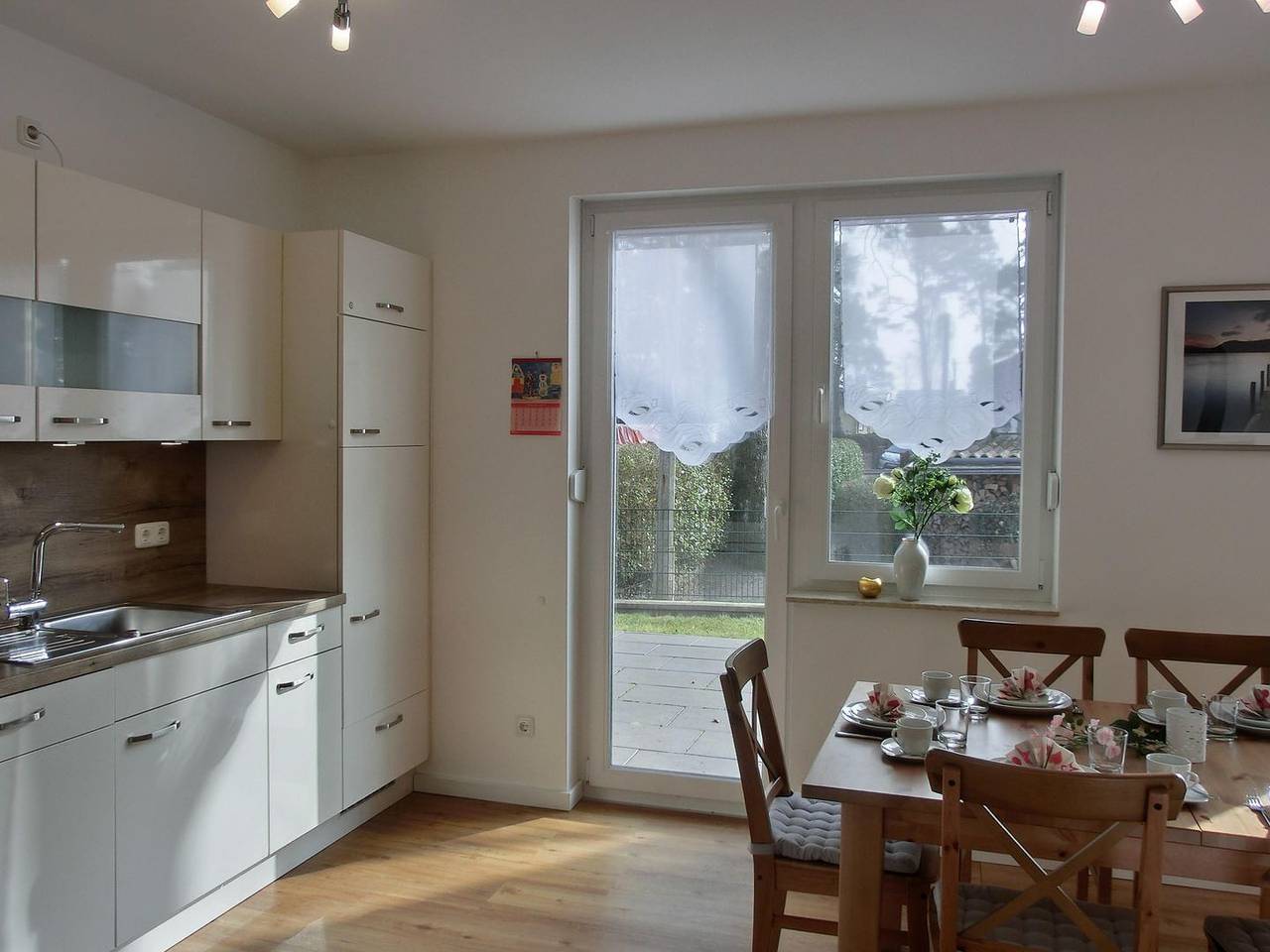 Ferienhaus mit 4 Schlafzimmern, 2 Pkw-Stellplätzen für 6 Pers. in Graal-Müritz, Rostock und Umgebung
