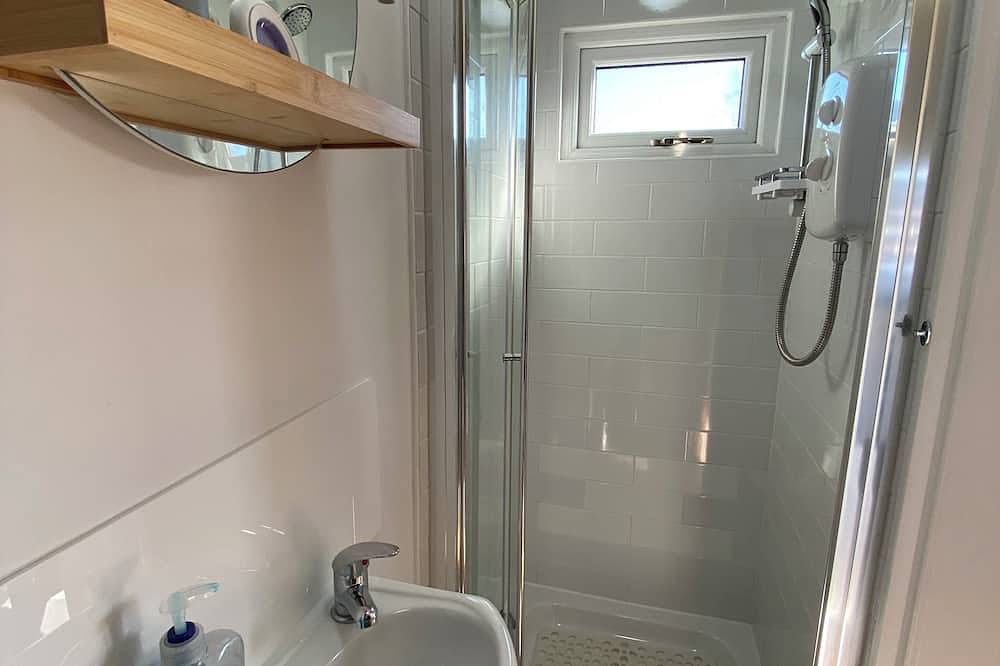 Dog Friendly Holiday Chalet close to the Beach Bar & Restaurant on-site in Mablethorpe, Lincolnshire