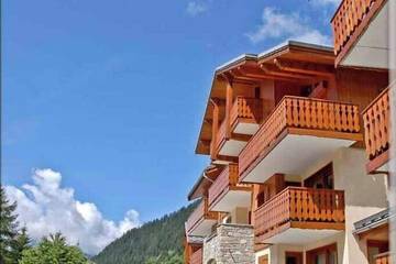Gîte pour 6 personnes, avec terrasse, animaux acceptés dans Office De Tourisme De Champagny En Vanoise