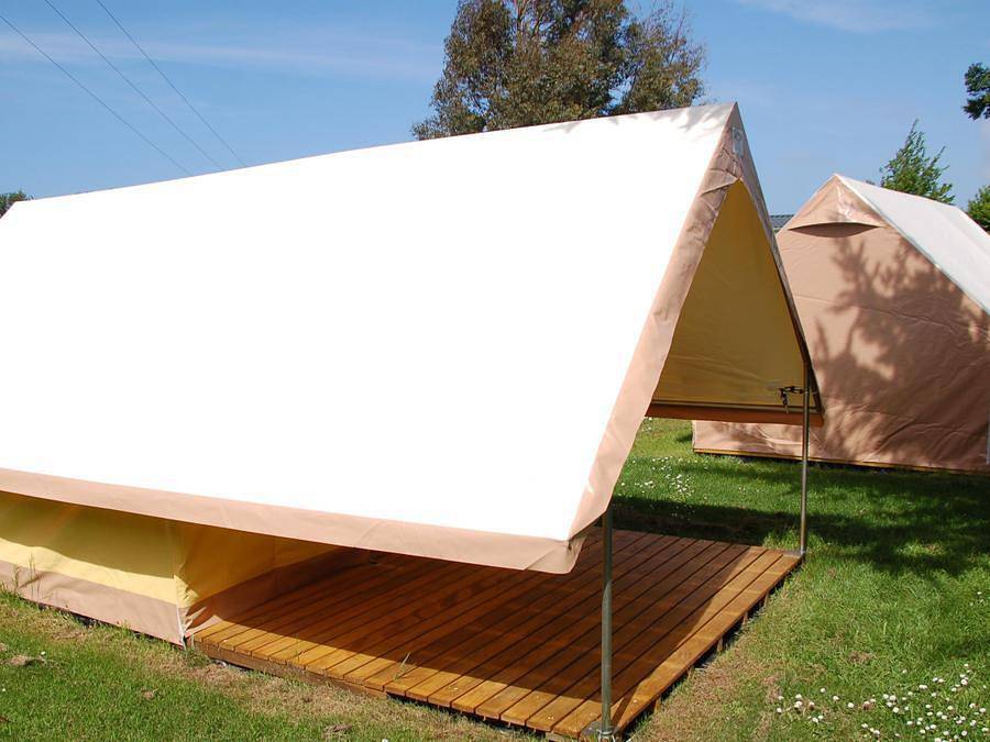 Camping Les Hauts de Port Blanc - Tente 2 personnes - Tente trek + électricité in Penvénan, Côte de Granit Rose