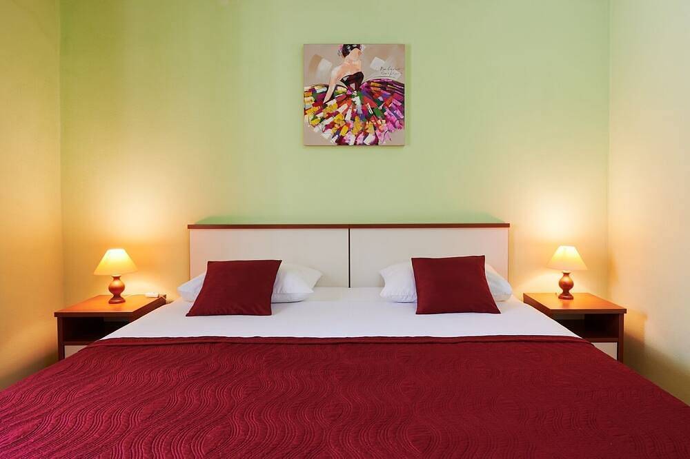 Room in Trogir with Balcony, Air condition, Wifi (4324-3) in Trogir, Split-Dalmatia