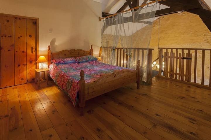 Gîte pour 4 personnes, avec piscine ainsi que jardin et jacuzzi à Villamblard - 2