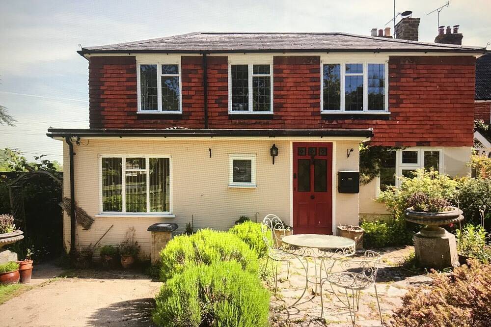 Delightful New Forest Cottage in Idyllic Village in Lyndhurst, Hampshire