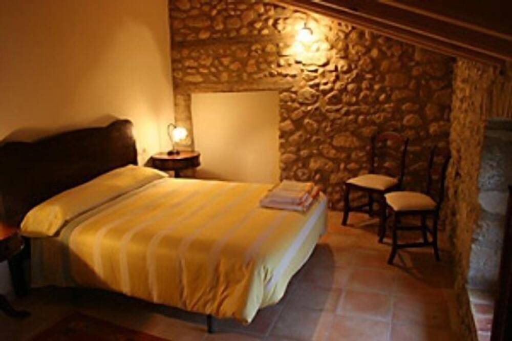 Gîte Mas Guitart pour 5 personnes in Galliners, Vilademuls