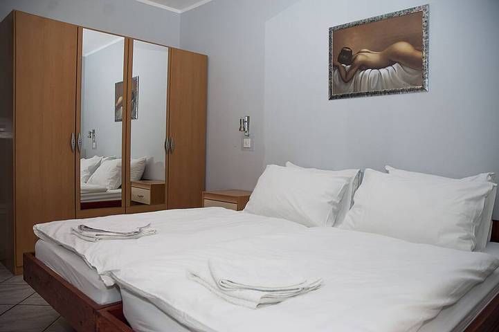 Apartamento entero, App1 Romantic villa with pool - 5 min from the beach! in Region de Umag
