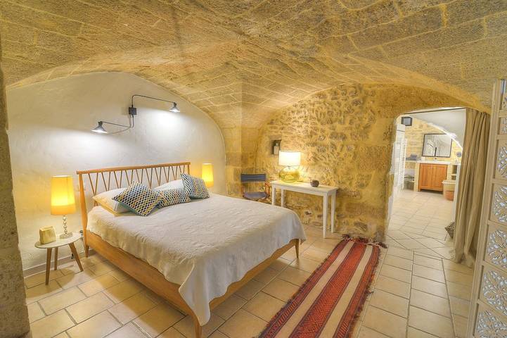 Charmantes Haus aus dem 18. Jahrhundert - Ruhiger privater Garten und Swimmingpool - Klimatisiert in Vers-Pont-du-Gard, Nimes und Umgebung