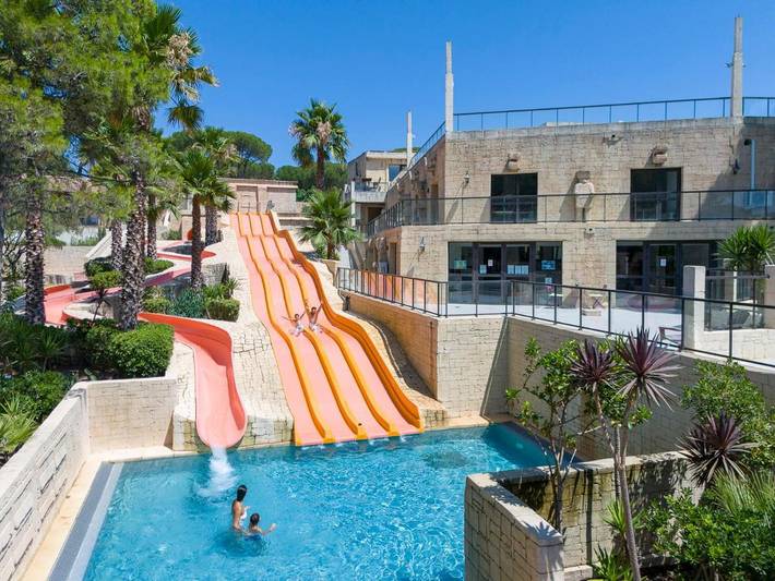 Camping pour 8 personnes, avec jardin ainsi que piscine et jacuzzi, animaux acceptés à Le Muy - 2