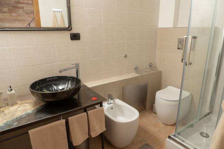 Appartamento intero, Charming loft di mattoni e pietra in una Cappella Seicentesca del centro storico in Spello, Perugia e dintorni