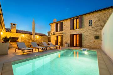 Villa für 5 Personen, mit Pool und Sauna sowie Terrasse, mit Haustier in Istrien