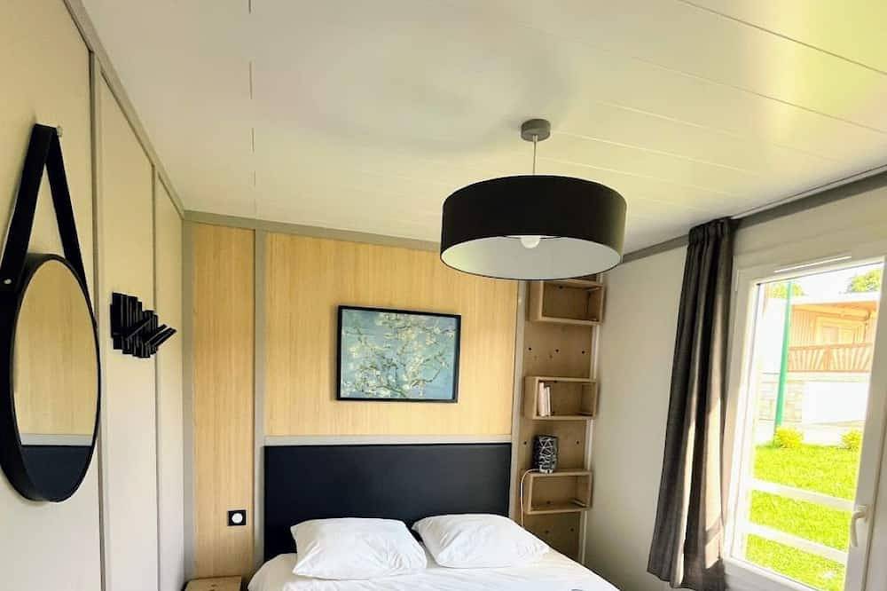 Charmant Chalet Dans un Parc Avec Piscine in Pont-l'Abbé, Quimper region