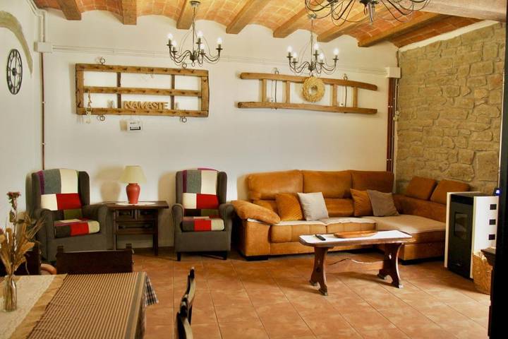 Casa rural con piscina para 12 personas, con jardín y piscina, Se admiten mascotas en Segarra